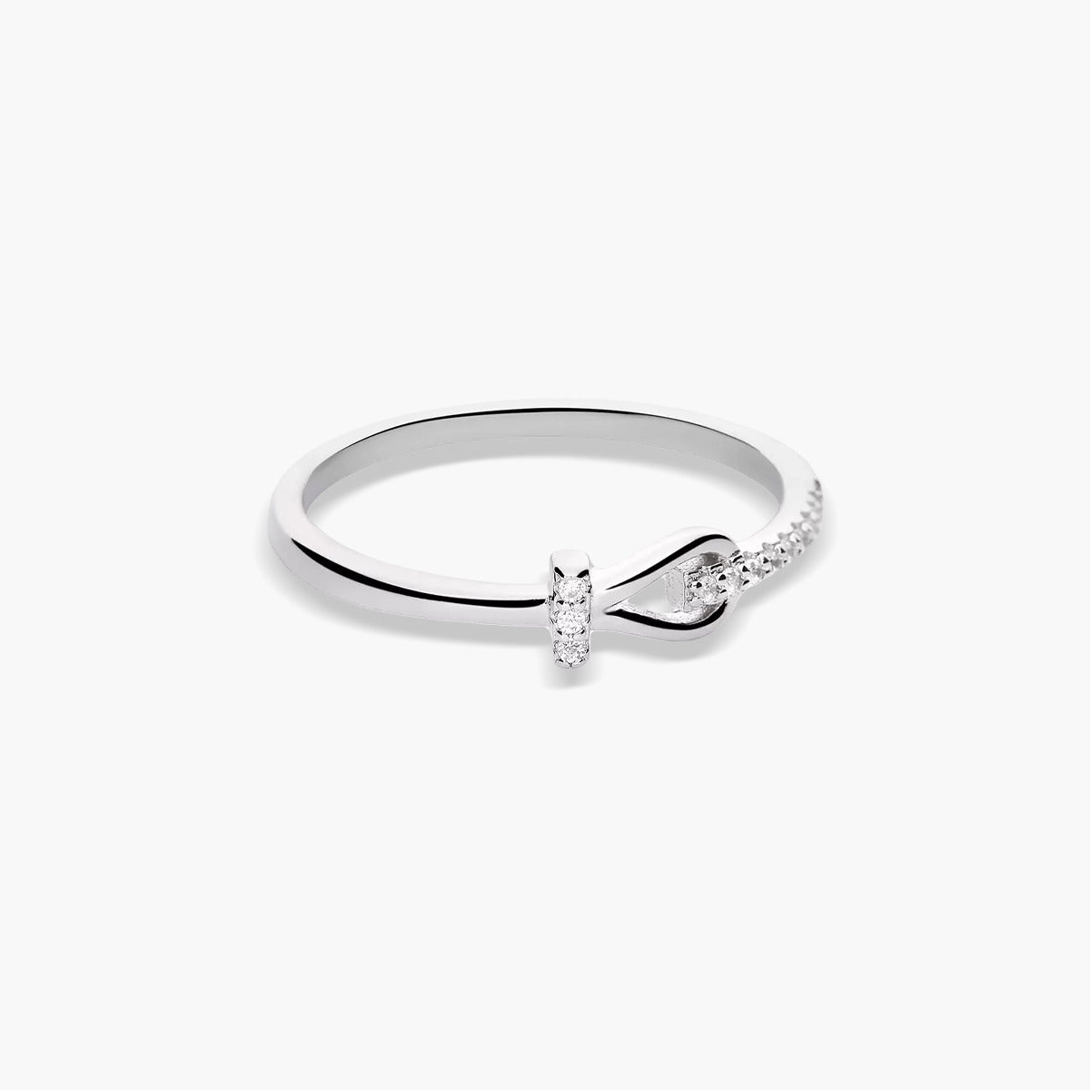 Anillo Plateado Con Amarre