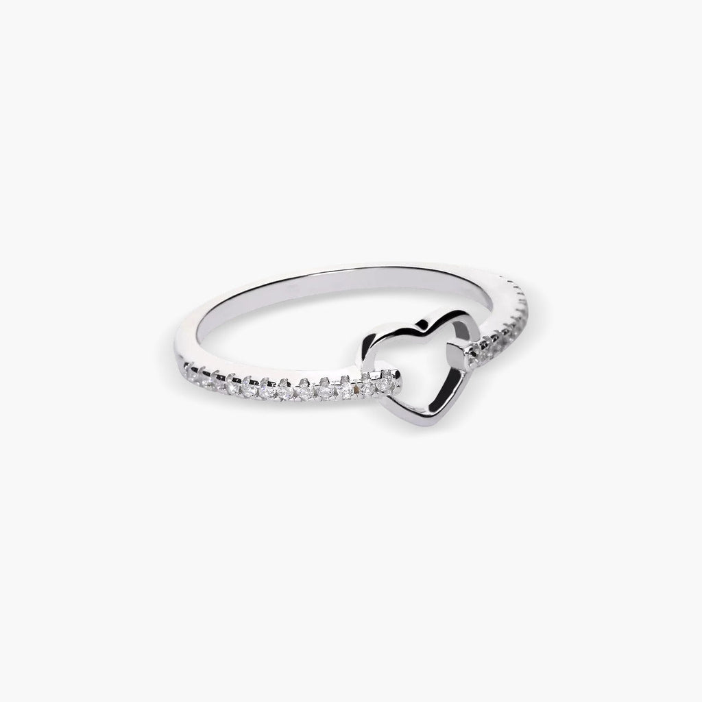 Anillo Plateado con Corazón