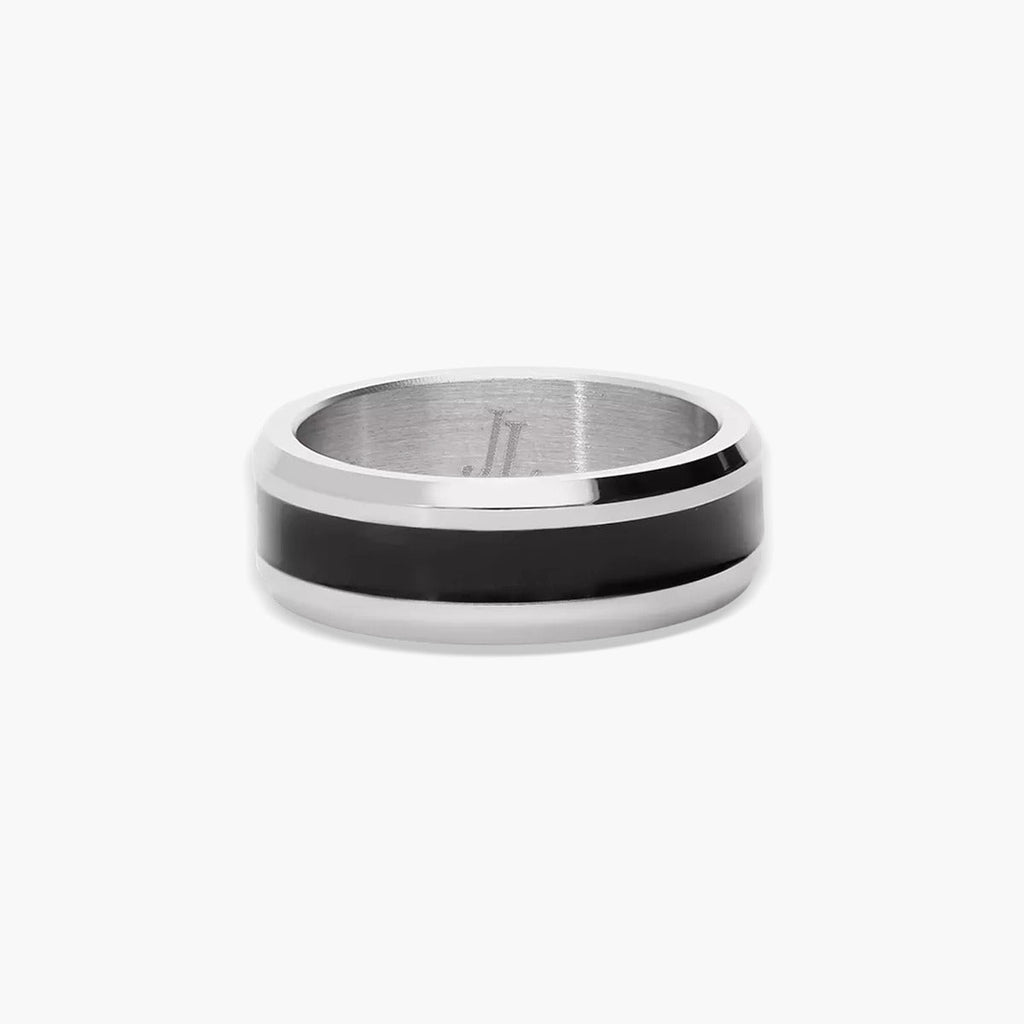 Anillo de acero elegante y resistente